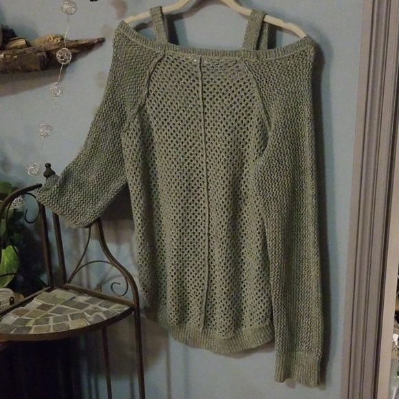 sweater - Picture 4 of 4